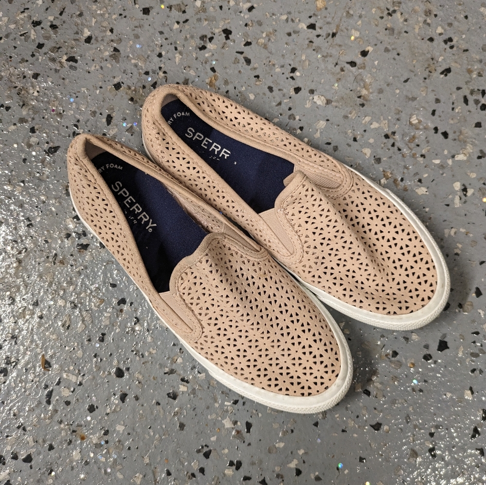 Sperry seaside slip ons